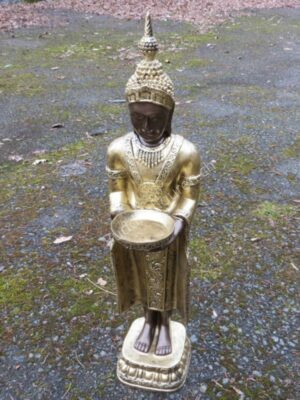 Buddha Statue stehend